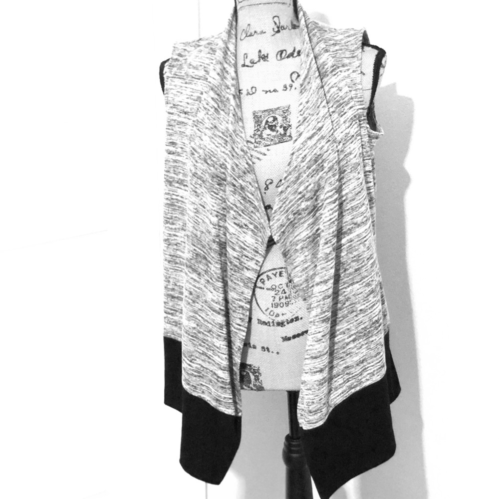 Liz Claiborne sweater vest